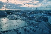 如何對付雨天室內(nèi)煩人的潮濕感？1個(gè)妙招就足夠！